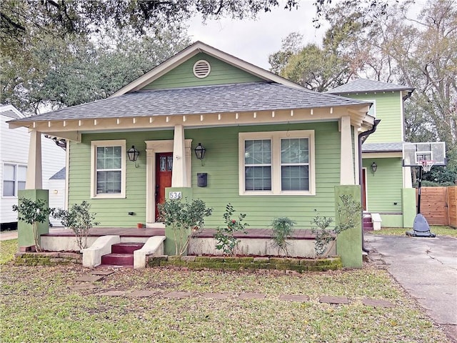 bungalow-style house featuring covered porch