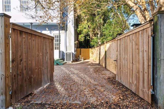 1432 Magazine St, New Orleans, LA 70130 - view of yard with central air condition unit
