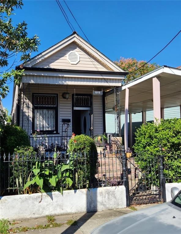 view of front of house with a porch