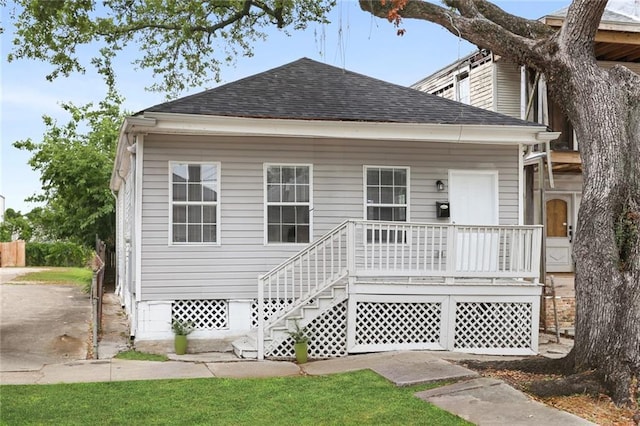 view of front of property featuring a porch