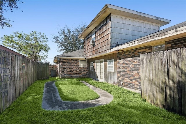 view of yard featuring cooling unit