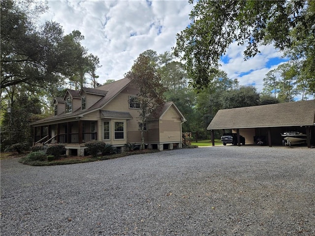 view of front facade featuring a carport