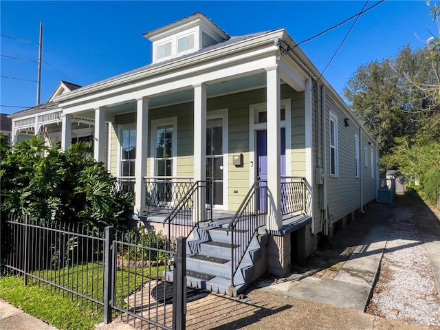 view of front facade with covered porch