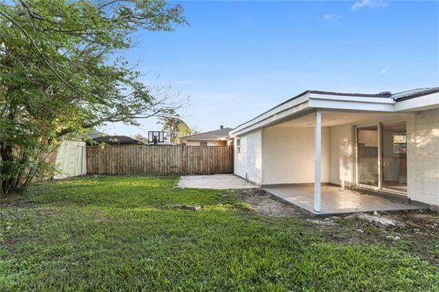 view of yard with a patio