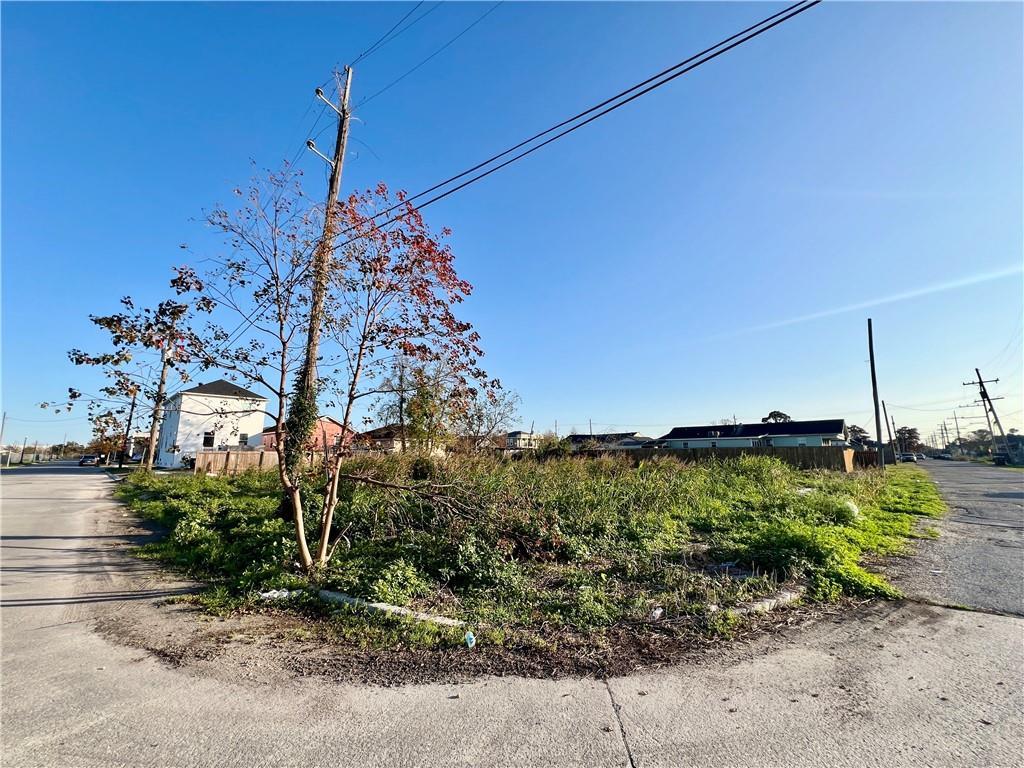 2535 Gallier St, New Orleans, LA 70117 - photo 2