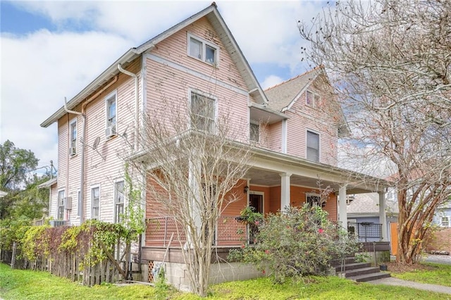 view of front of house with covered porch