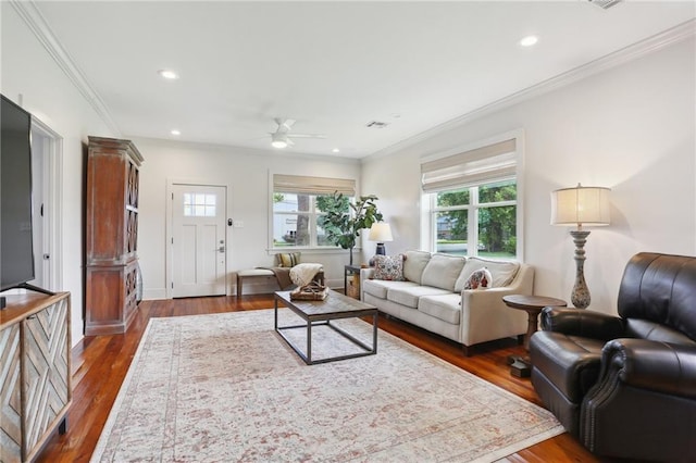 living room featuring dark wood-style floors, recessed lighting, ceiling fan, and crown molding