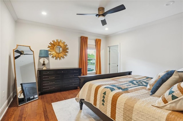 bedroom with baseboards, ceiling fan, dark wood-style flooring, crown molding, and recessed lighting