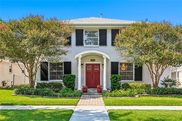 view of front of house with a front yard