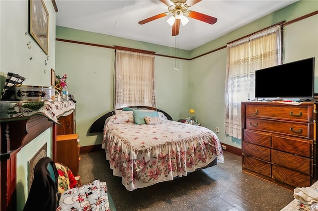 bedroom with ceiling fan