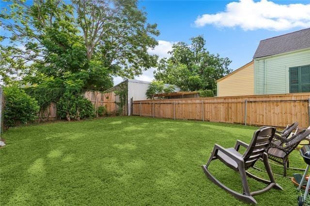 1027 Ninth St, New Orleans, LA 70115 - view of fenced backyard