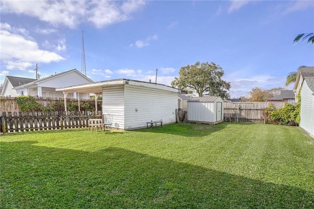 view of yard featuring a storage unit