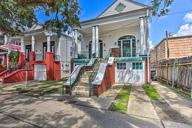 view of front of property with a porch