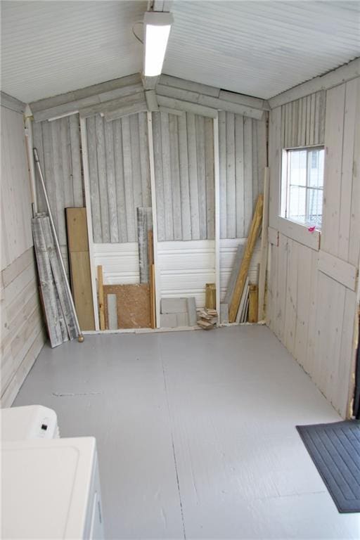 miscellaneous room with washer / dryer