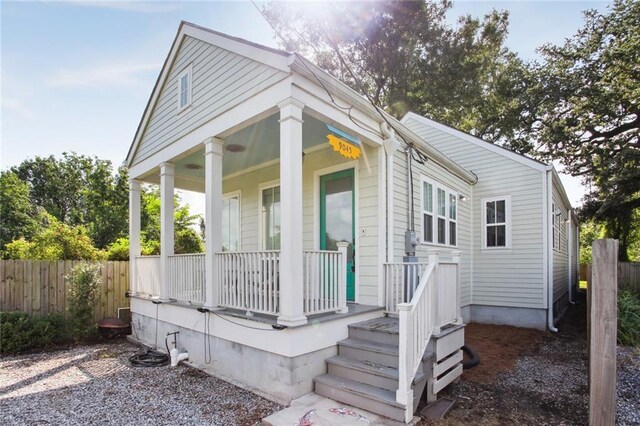 view of front of house with covered porch