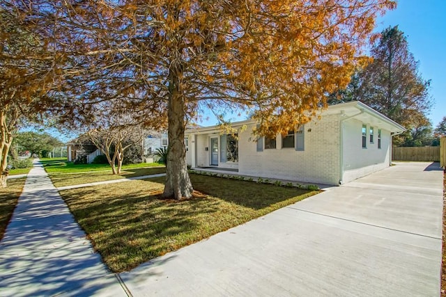 view of front of house with a front yard