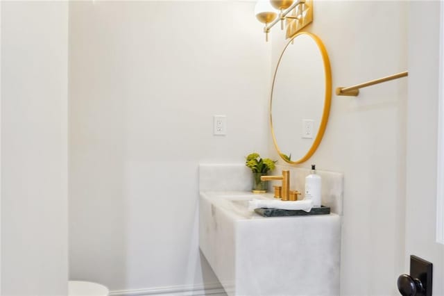 bathroom featuring sink