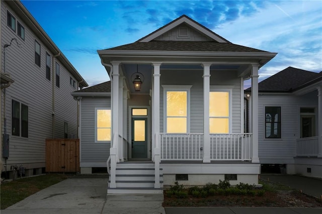 view of front facade with a porch