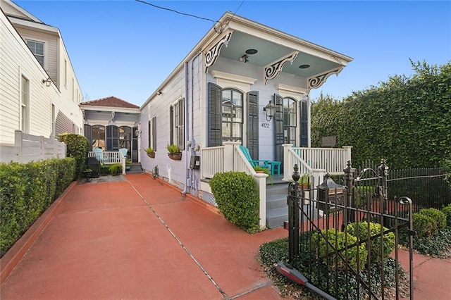 view of front facade with covered porch