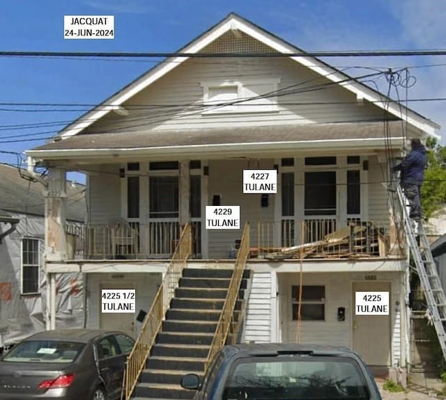 view of front of property with covered porch