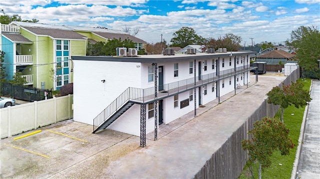 529 Central Ave, Jefferson, LA 70121 - view of property featuring a fenced backyard, uncovered parking, and a residential view