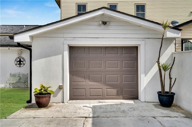 1508 N Roman St, New Orleans, LA 70116 - garage featuring driveway