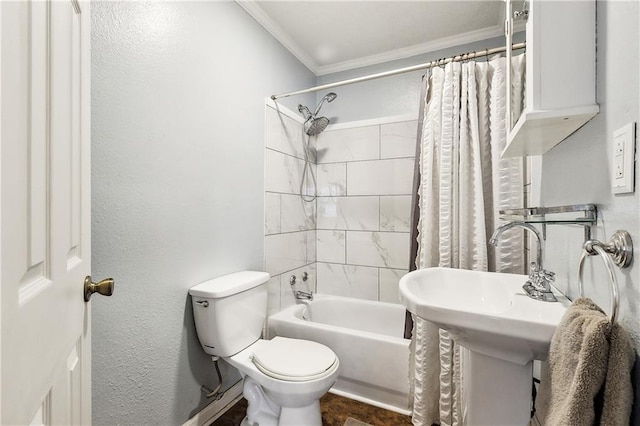 bathroom featuring toilet, crown molding, and shower / tub combo with curtain