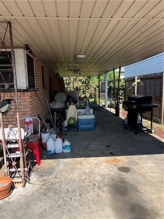 Listing photo 3 for 920 Phosphor St, Metairie LA 70005