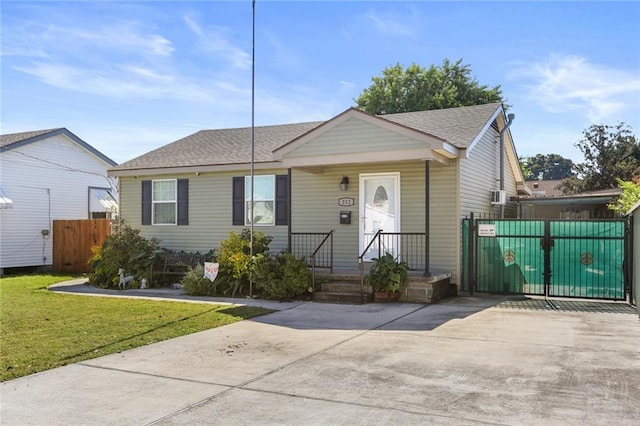 view of front of property with a front lawn