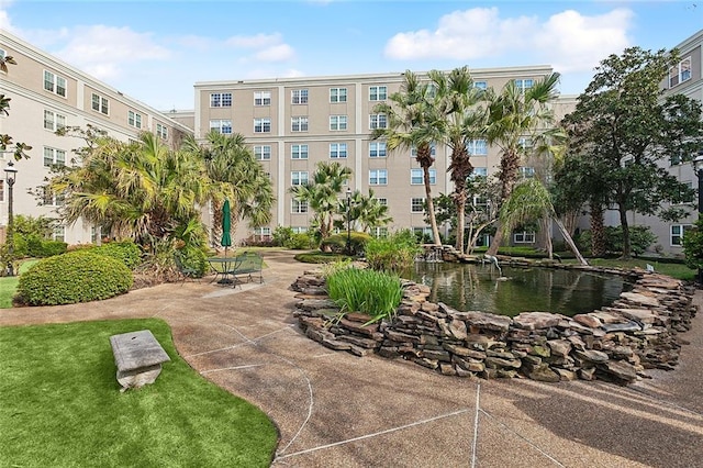 view of property's community featuring a water view