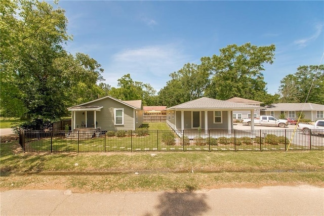 view of front of house with a front lawn