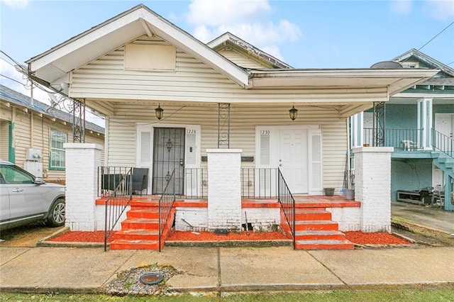 view of front of home with covered porch