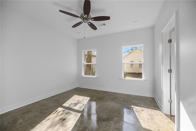 empty room featuring ceiling fan