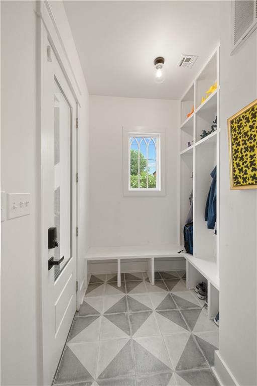 201 S Cortez St, New Orleans, LA 70119 - view of mudroom
