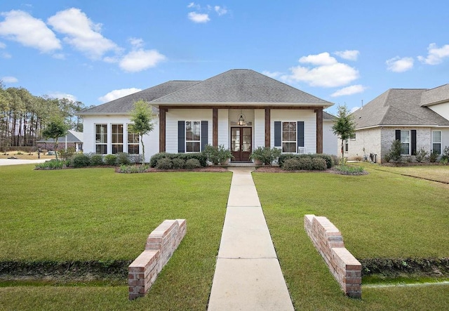 view of front of house featuring a front lawn