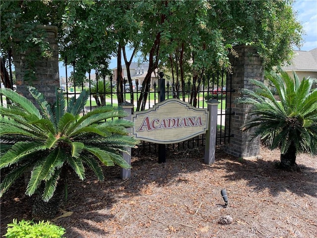 view of community / neighborhood sign