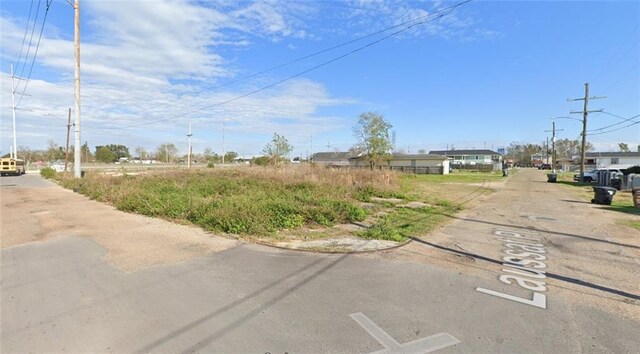 3101 Laussat Pl, New Orleans, LA 70117