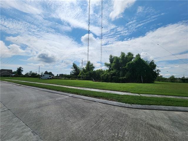 Listing photo 2 for 704 Daryl Dr, Chalmette LA 70043