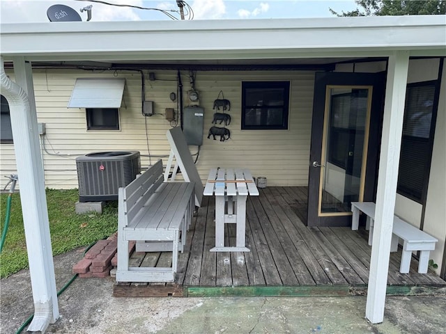 756 Mystic Ave, Gretna, LA 70056 - wooden deck with central AC
