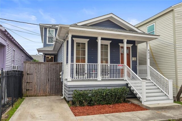 bungalow-style home with covered porch