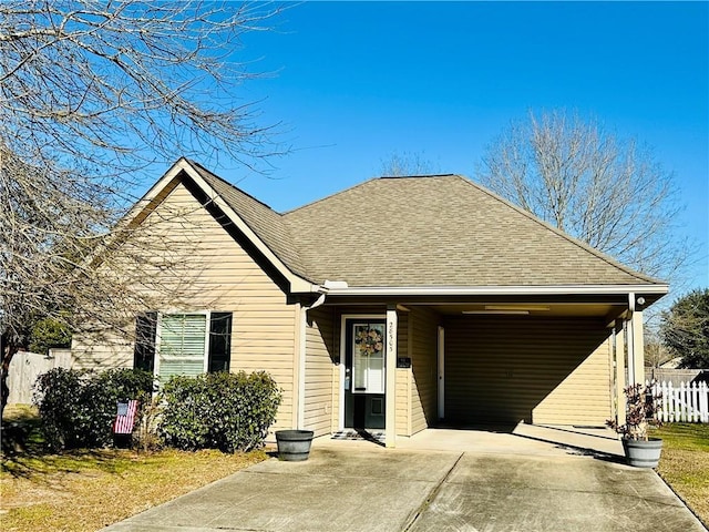 view of front facade featuring a carport