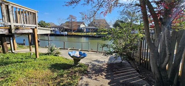 view of yard with a water view