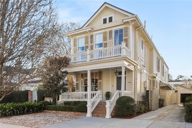 view of front of house featuring covered porch