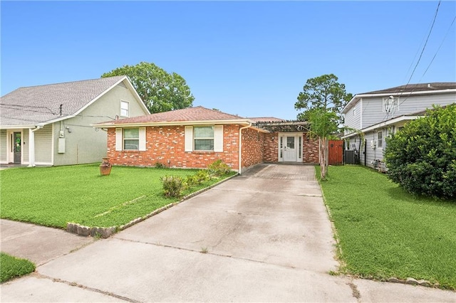 view of front of house with a front yard