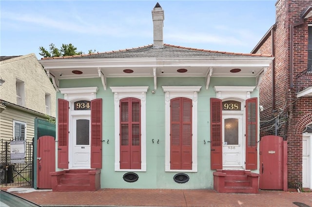 view of front of house