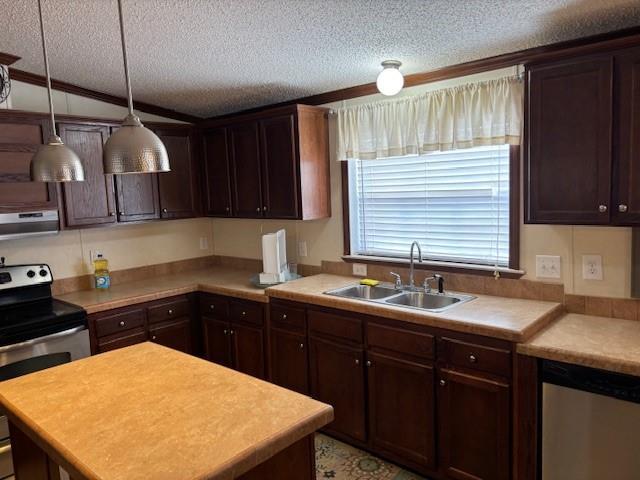 169 Pump Station Rd, Venice, LA 70091 - kitchen with appliances with stainless steel finishes, range hood, decorative light fixtures, sink, and a textured ceiling