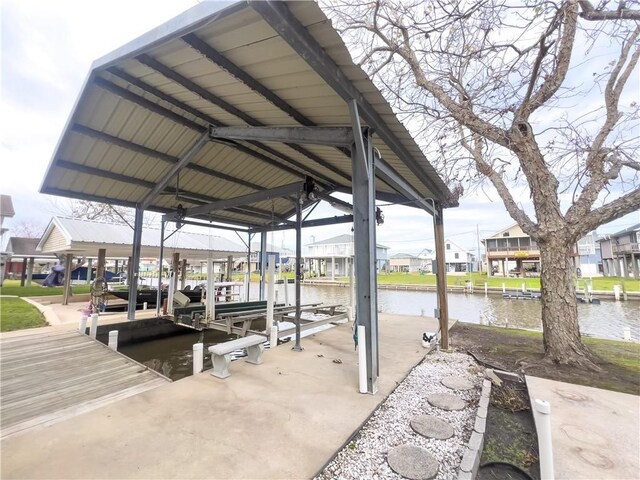 interior space with a workshop area, concrete flooring, and lofted ceiling