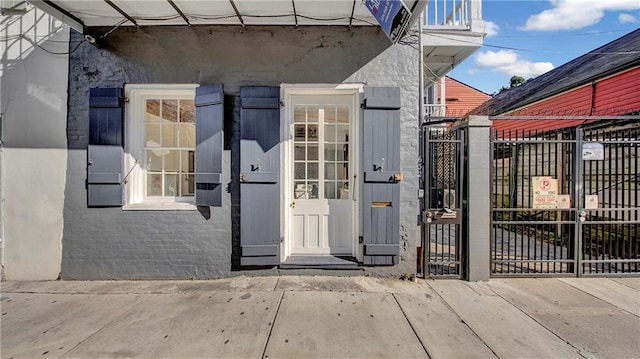632 Burgundy St, New Orleans, LA 70112 - photo 2