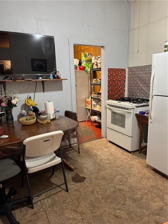 17120 Kat Kaw Rd, Franklinton, LA 70438 - kitchen with white appliances