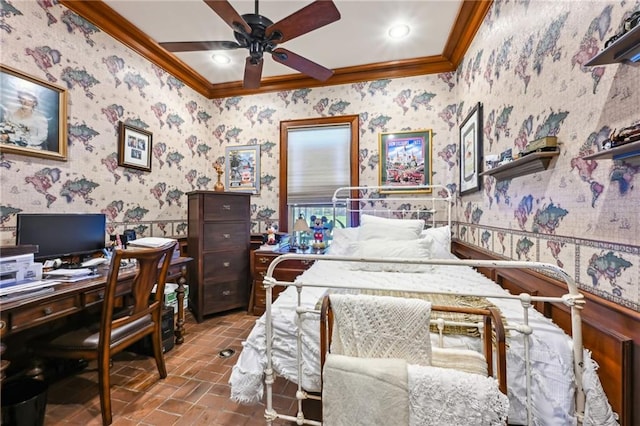 bedroom with crown molding and ceiling fan